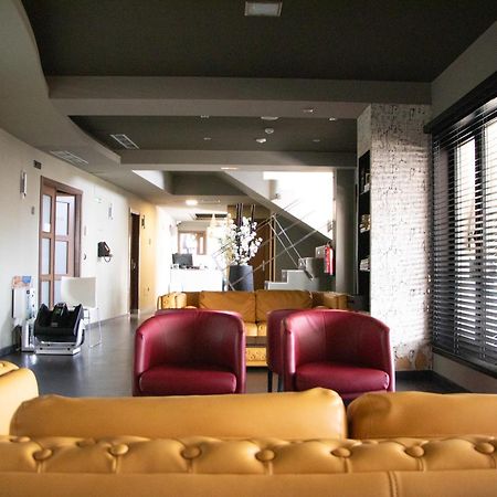 Pension Restaurante "O Retiro " Arzúa Esterno foto