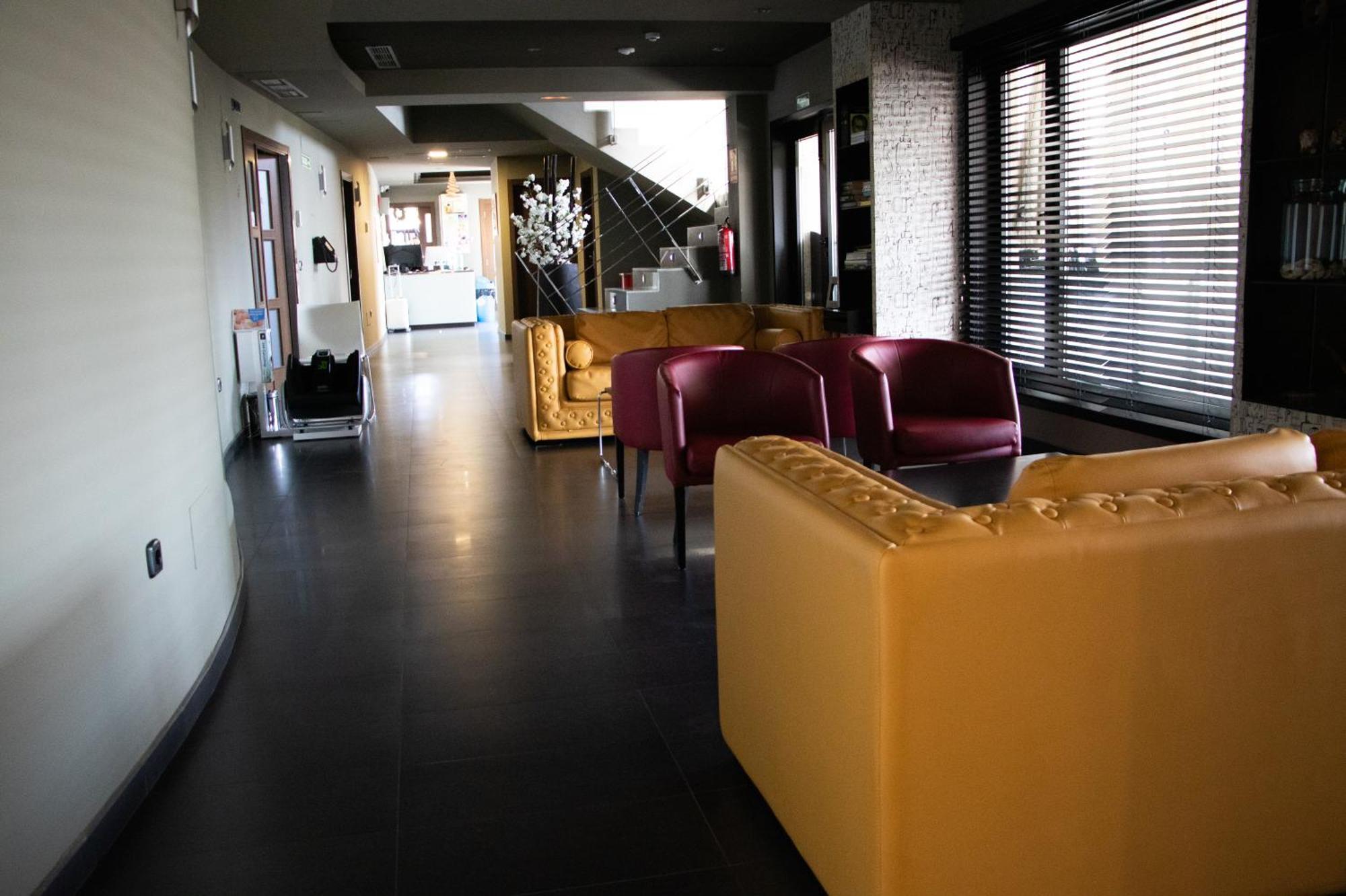 Pension Restaurante "O Retiro " Arzúa Esterno foto