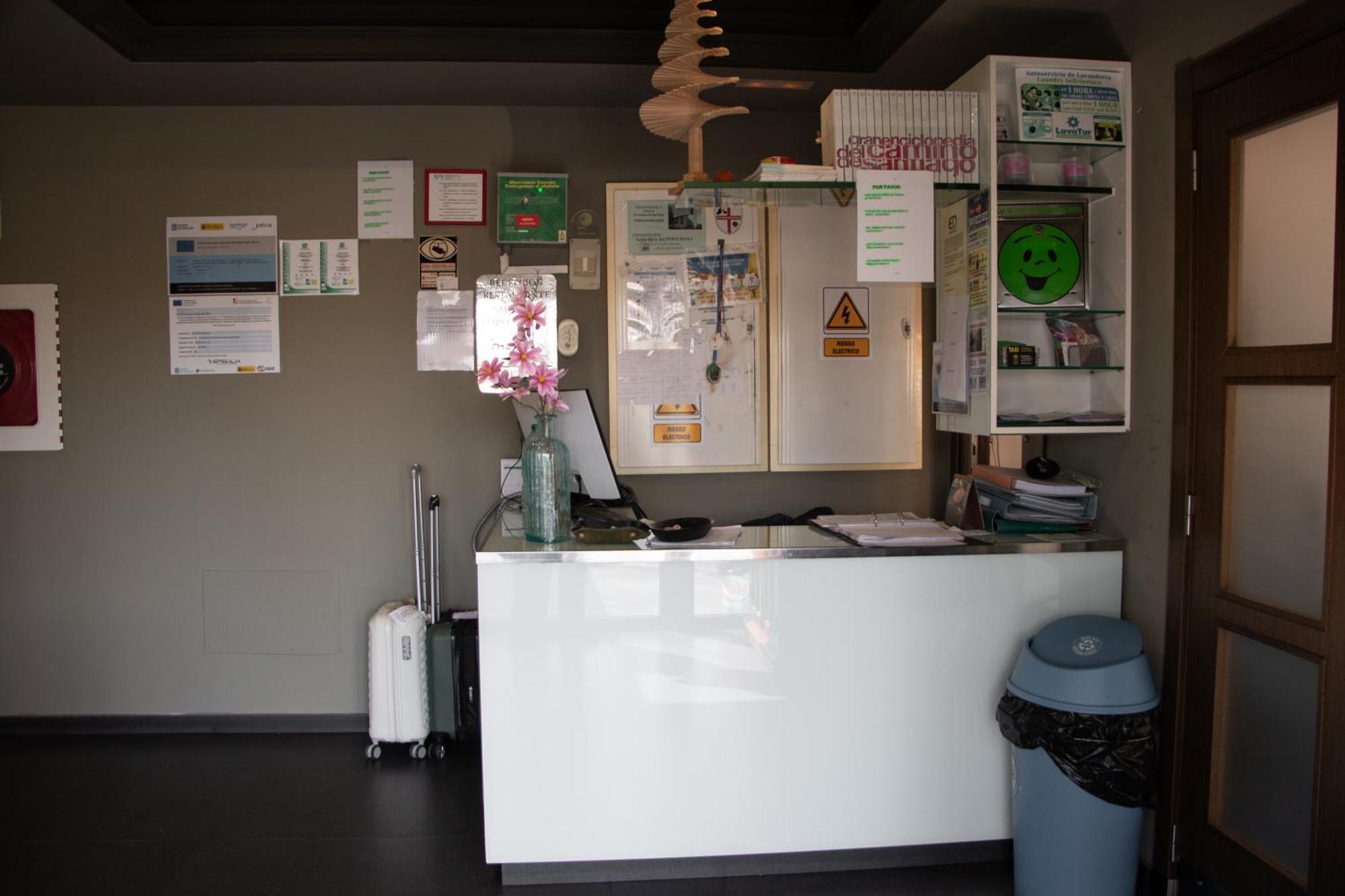 Pension Restaurante "O Retiro " Arzúa Esterno foto