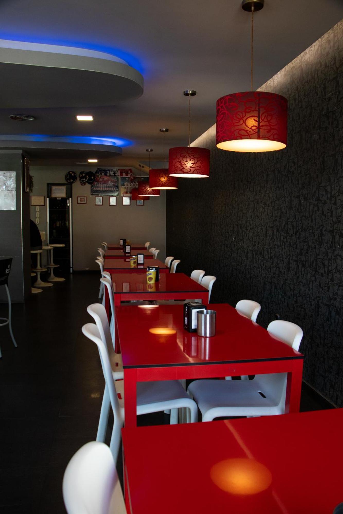 Pension Restaurante "O Retiro " Arzúa Esterno foto