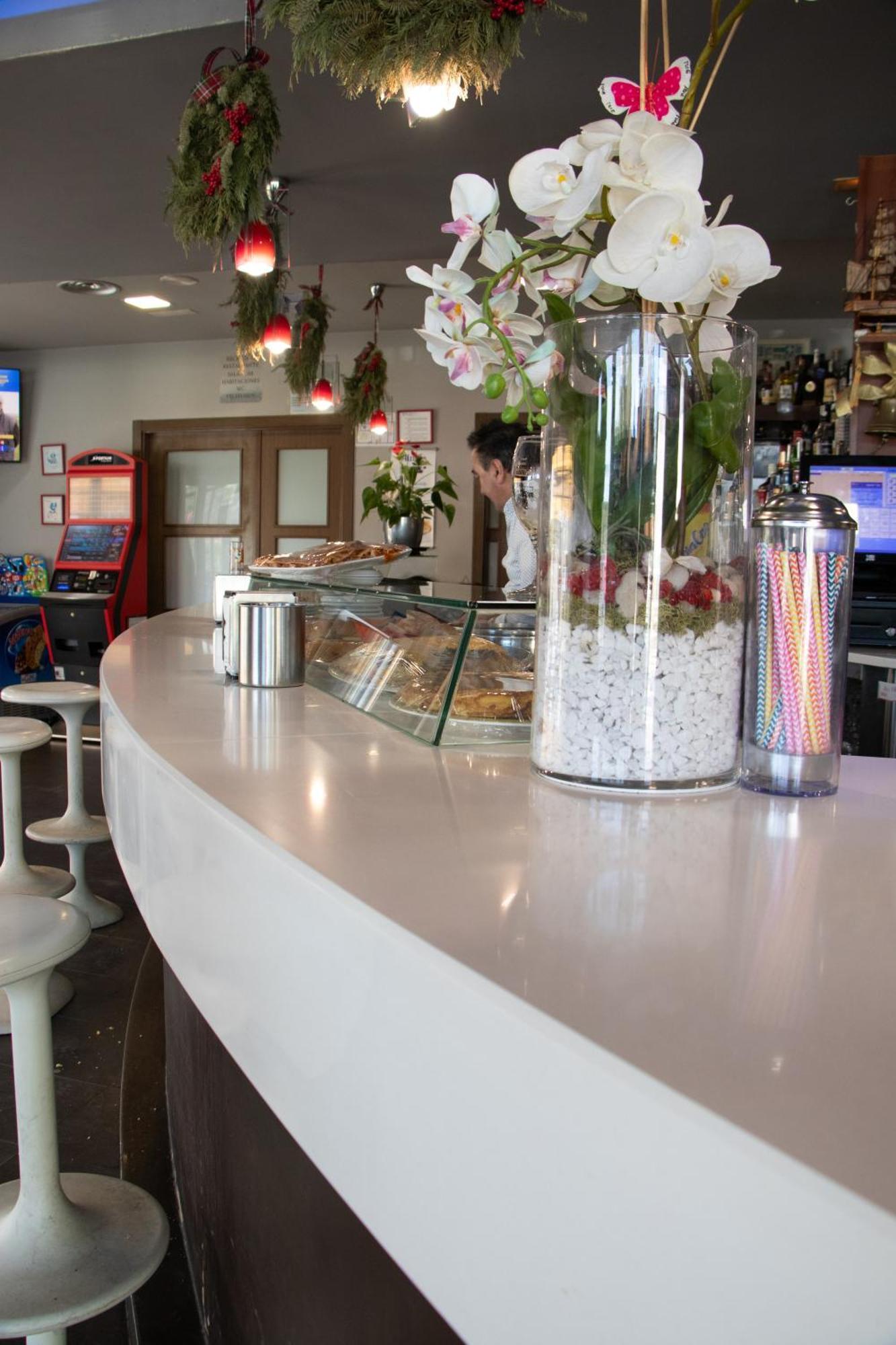 Pension Restaurante "O Retiro " Arzúa Esterno foto