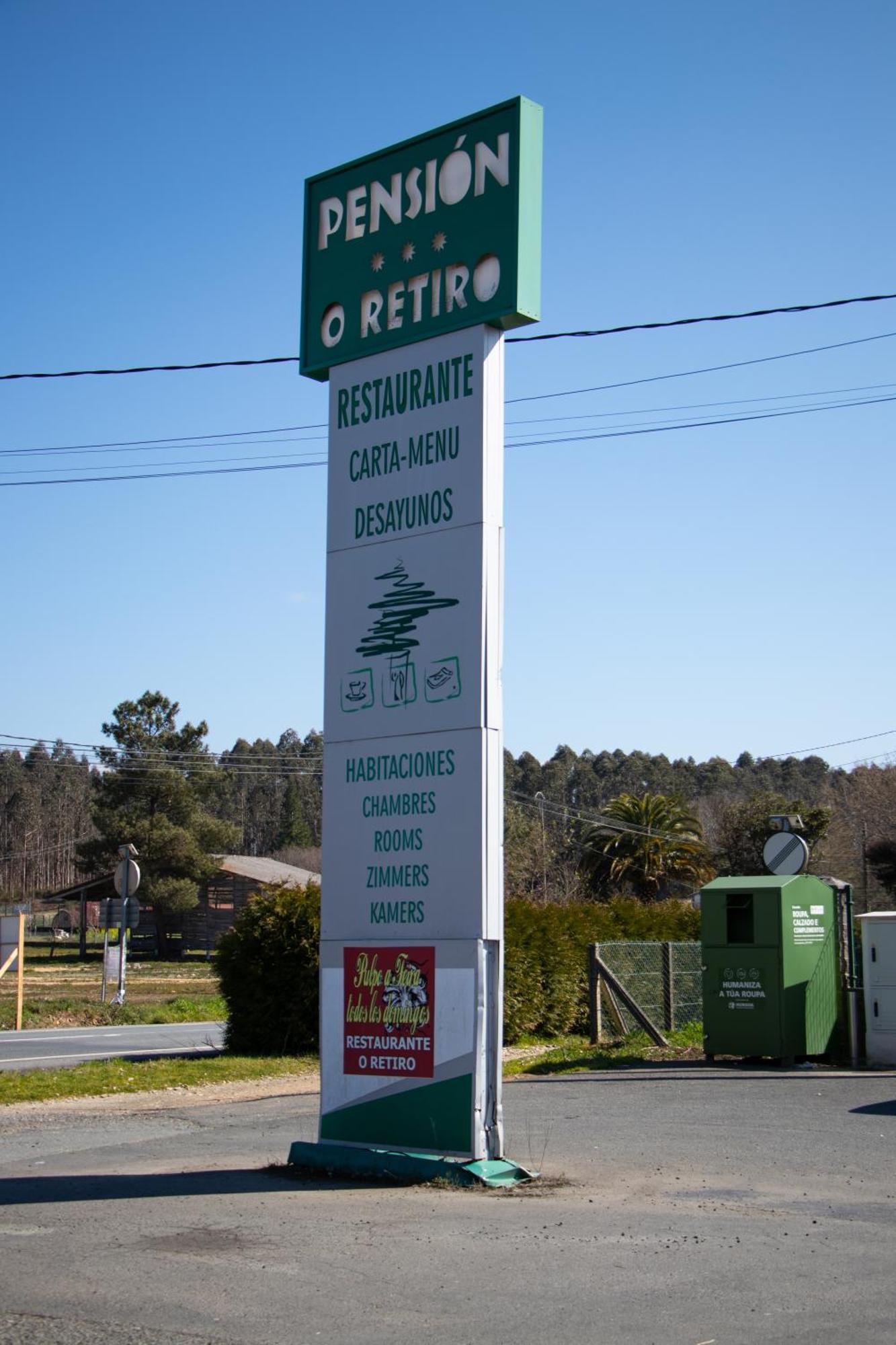 Pension Restaurante "O Retiro " Arzúa Esterno foto